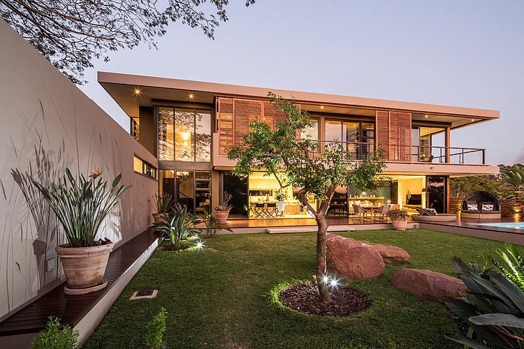 Aloe Ridge House by Metropole Architects