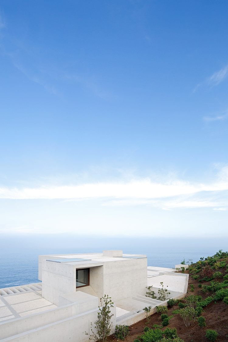 Mo House by Gonzalo Mardones Arquitecto