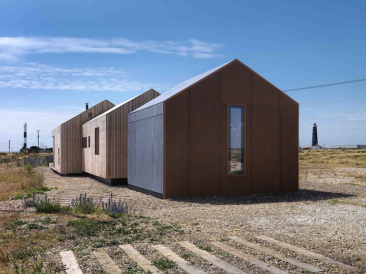 Pobble House by Guy Hollaway Architects