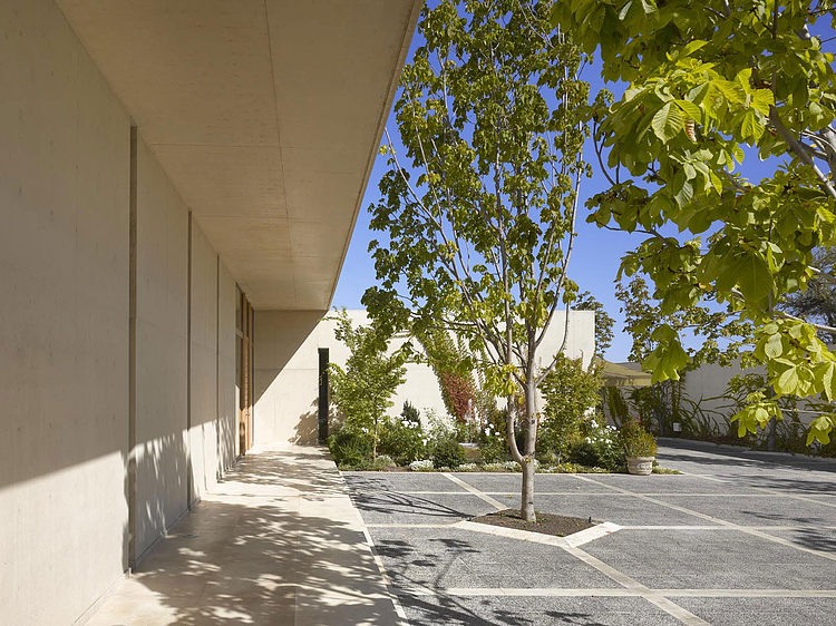 House in Vitacura by Izquierdo Lehmann