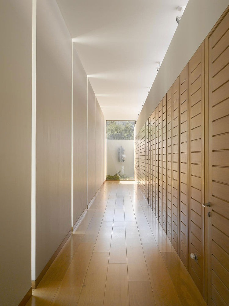 House in Vitacura by Izquierdo Lehmann