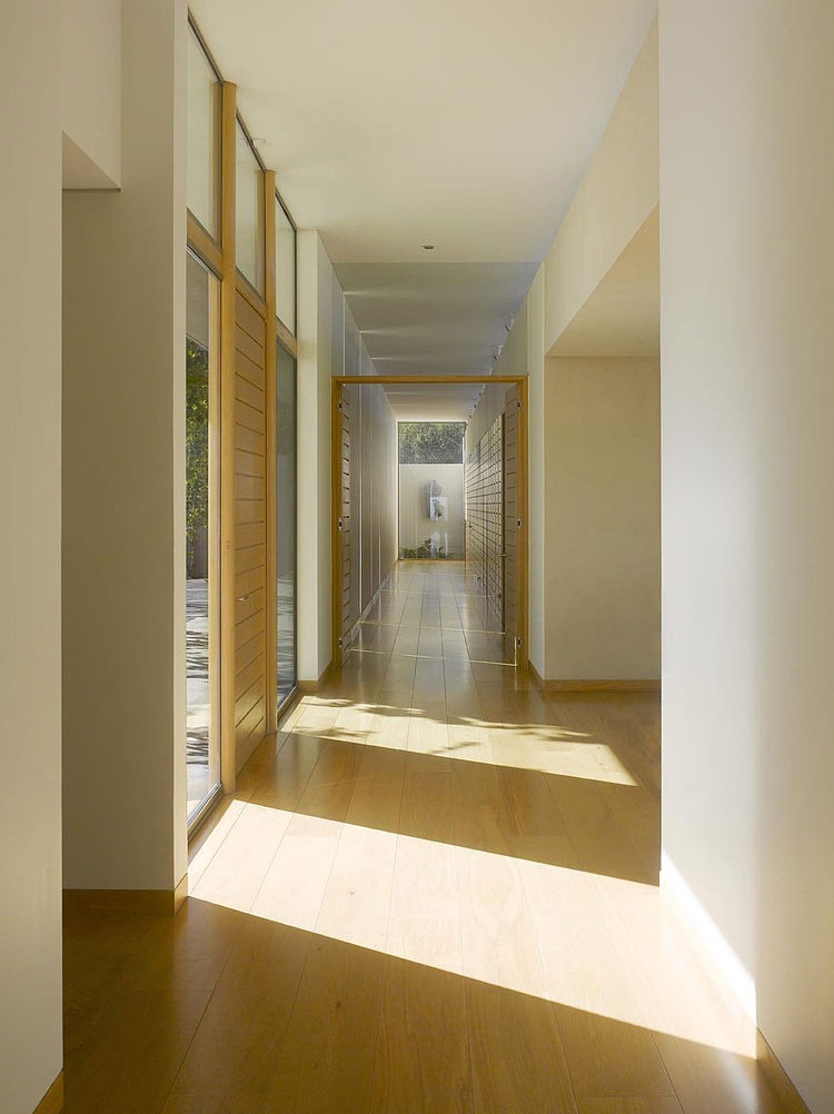 House in Vitacura by Izquierdo Lehmann