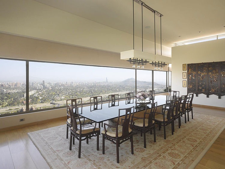 House in Vitacura by Izquierdo Lehmann