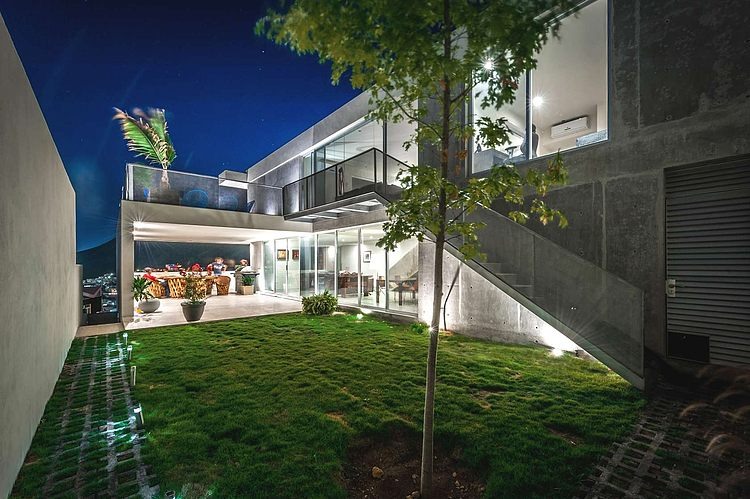 Casa IPE by P+0 Architecture