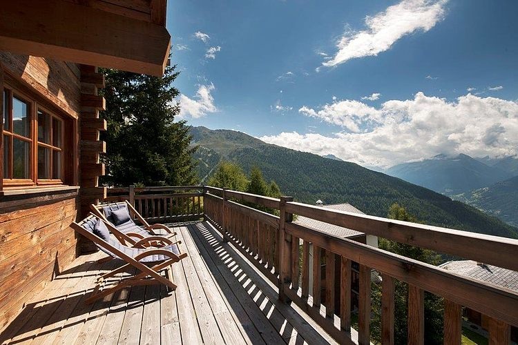 Chalet in Switzerland by Donatienne d'Ogimont