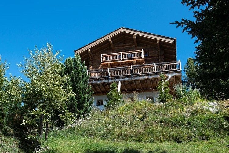 Chalet in Switzerland by Donatienne d'Ogimont