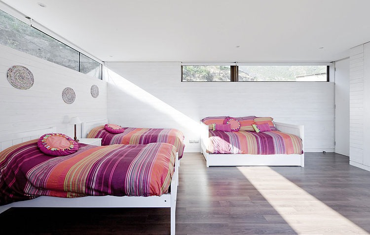 Beach House by LAND Arquitectos