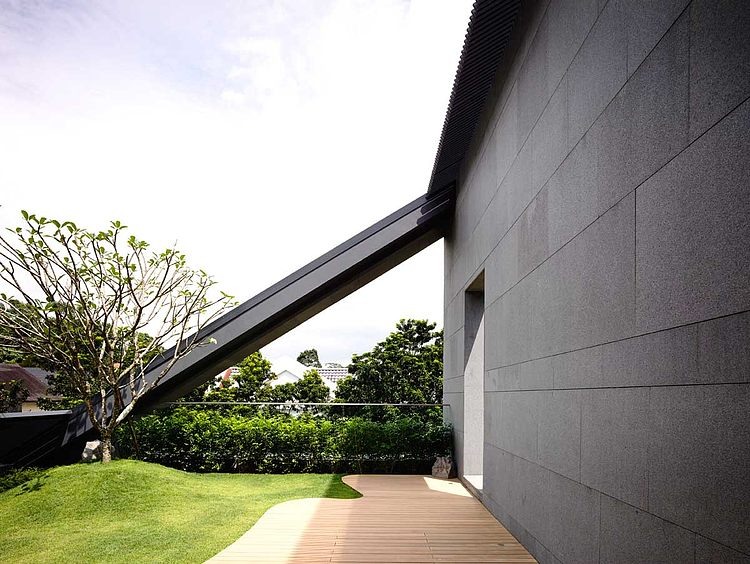 66MRN House by ONG&ONG