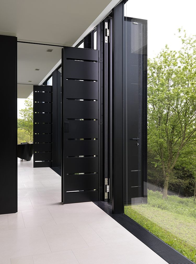 Chilterns Villa by Lazzarini Pickering Architetti