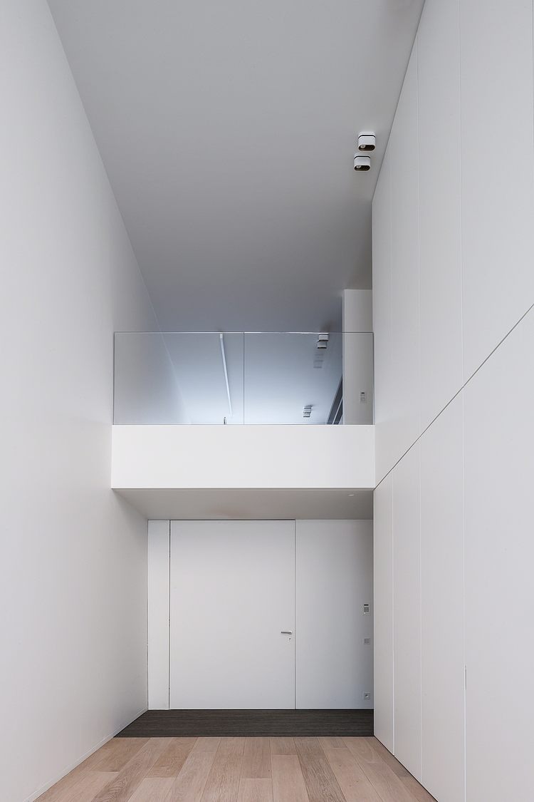 HS Residence by Cubyc Architects