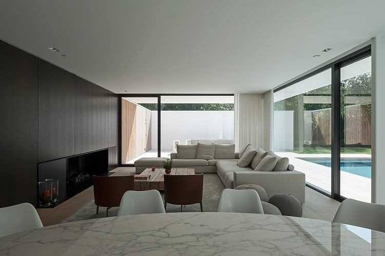 HS Residence by Cubyc Architects