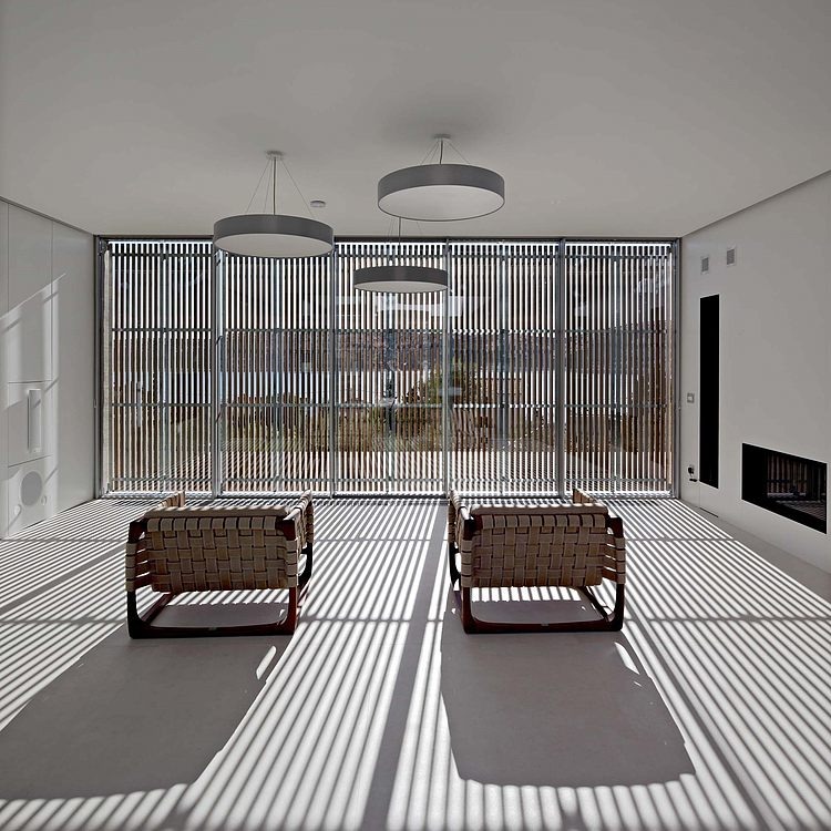 Olive House by LOG-URBIS