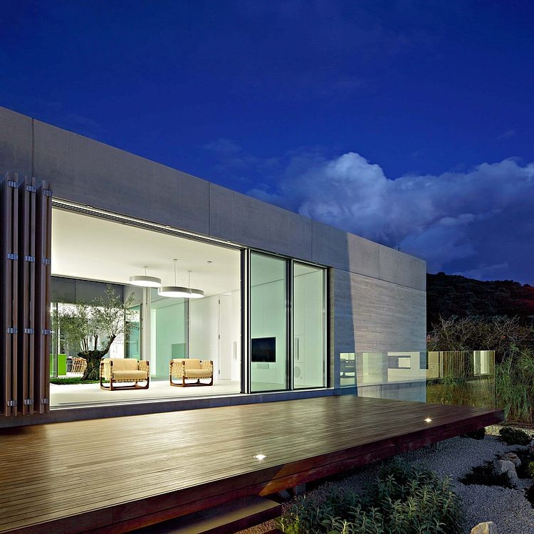 Olive House by LOG-URBIS