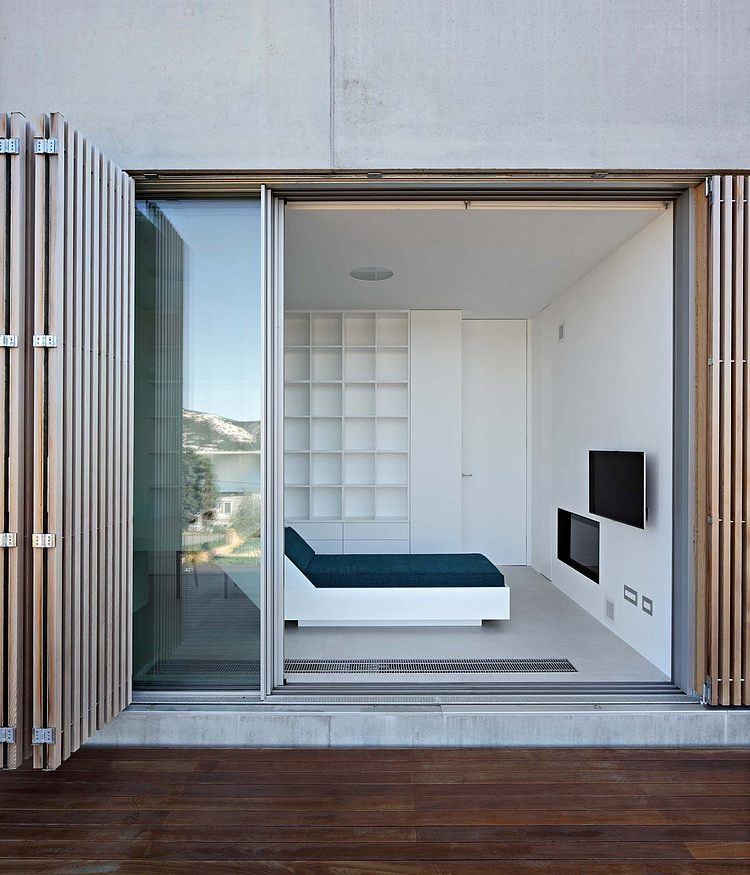 Olive House by LOG-URBIS