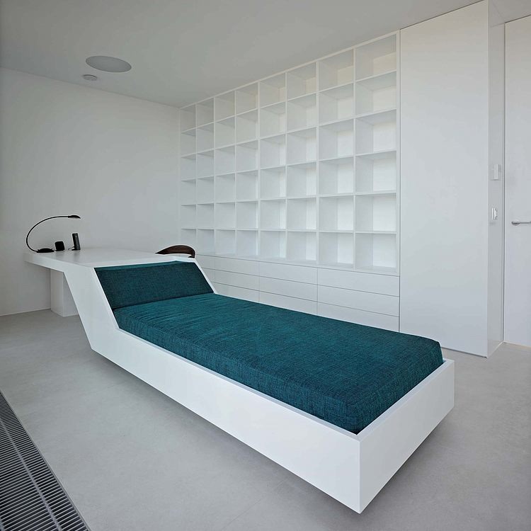 Olive House by LOG-URBIS